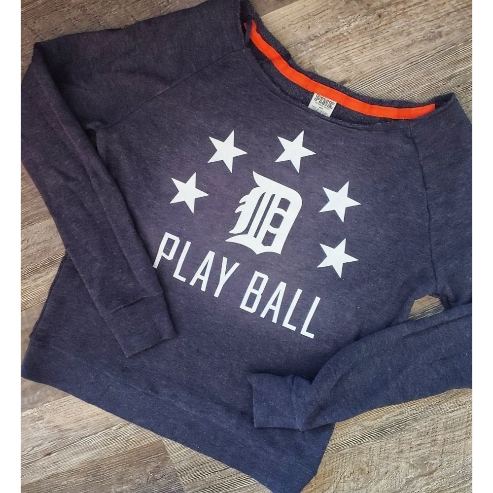Detriot Tigers off the shoulder sweatshirt…